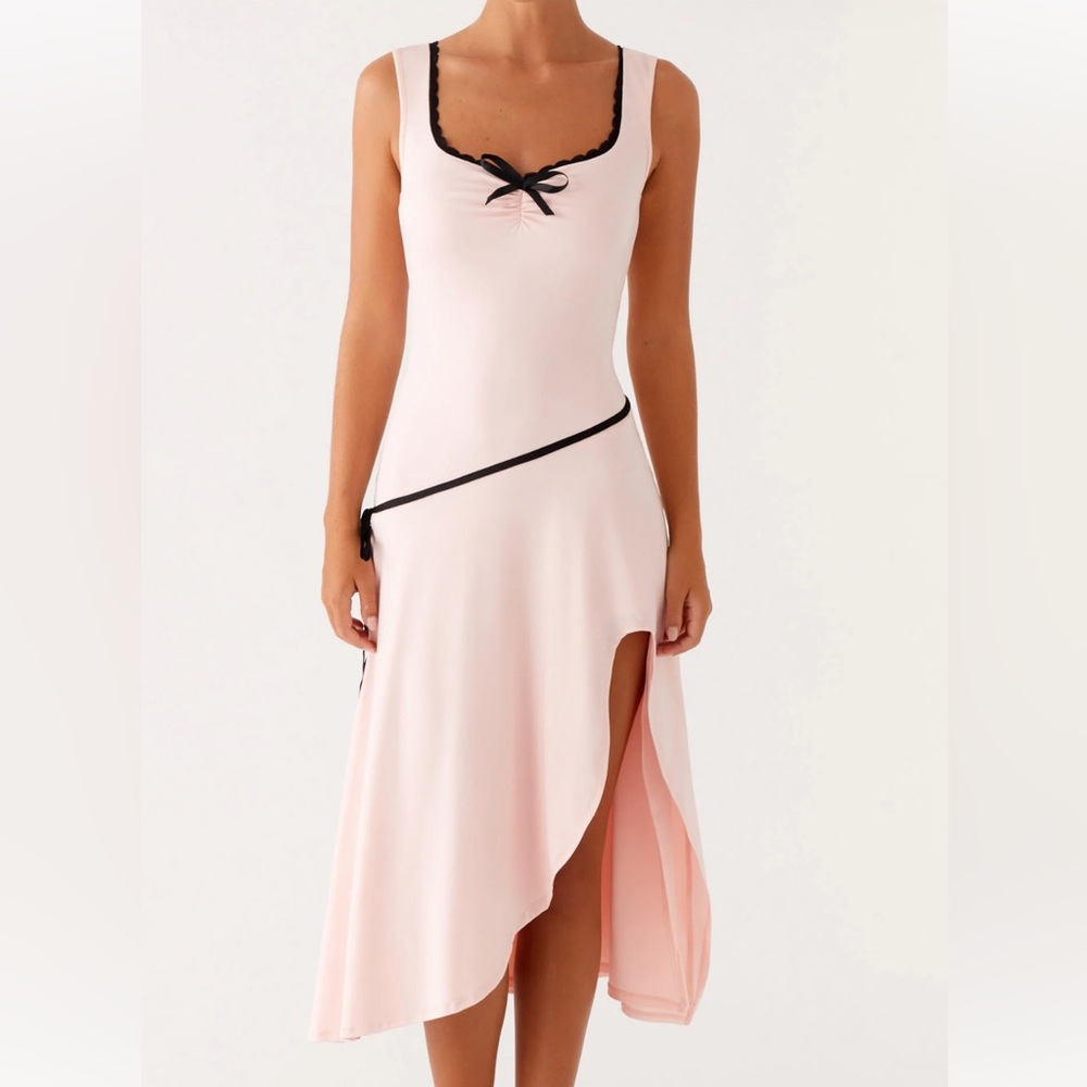 Peppermayo Pink Dress with Black Lace
Brand new! Never worn! Size 2